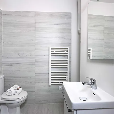 - Premium For 3 Apartment Paris